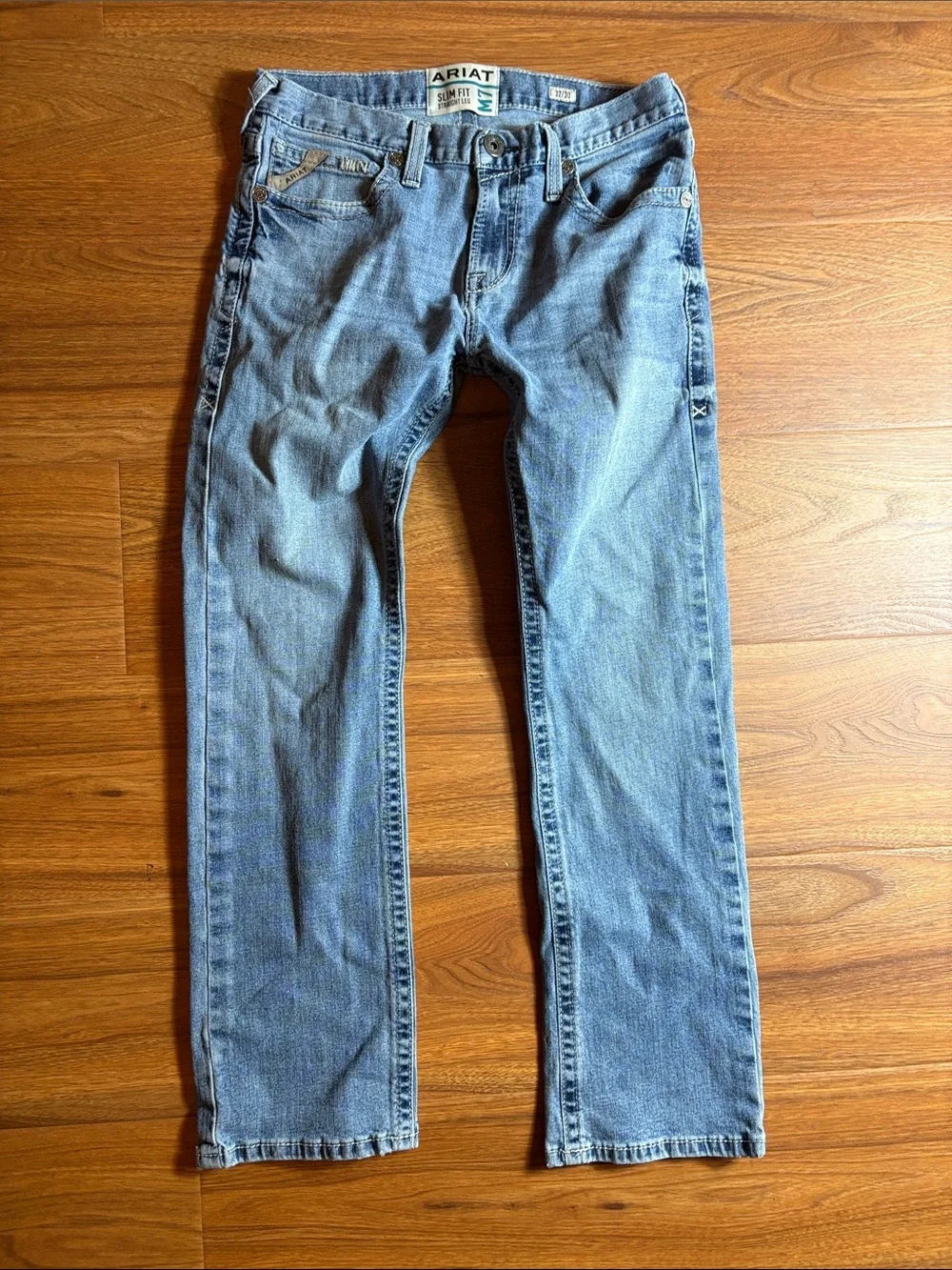 Ariat Men’s size 32x30 Light Wash Slim Straight Jeans